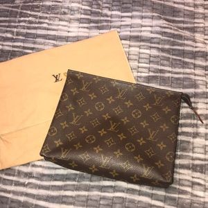 LOUIS VUITTON TOILETRY 26!!!